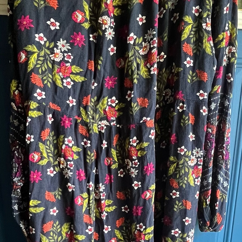Time and Tru Black Floral Long Sleeve Dress
